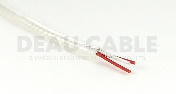 特點/用途：具有優(yōu)良的耐腐蝕性能，抗油、強酸、抗強堿、強氧化劑等；具有優(yōu)良的電絕緣性能、耐高電壓、高頻損耗小、不吸潮、絕緣電阻大；具有優(yōu)良的耐燃、耐老化性能、使用壽命長。電子行業(yè)中，可用于溫度補償導(dǎo)線，耐低溫導(dǎo)線，高溫加熱導(dǎo)線，耐老化電線及阻燃電線；家用電器行業(yè)中，可用于空調(diào)機，微波爐，電子消毒柜，電飯堡，電子熱水瓶，電暖器，電烤箱，電炒鍋，燈具燈飾等的內(nèi)部布線。